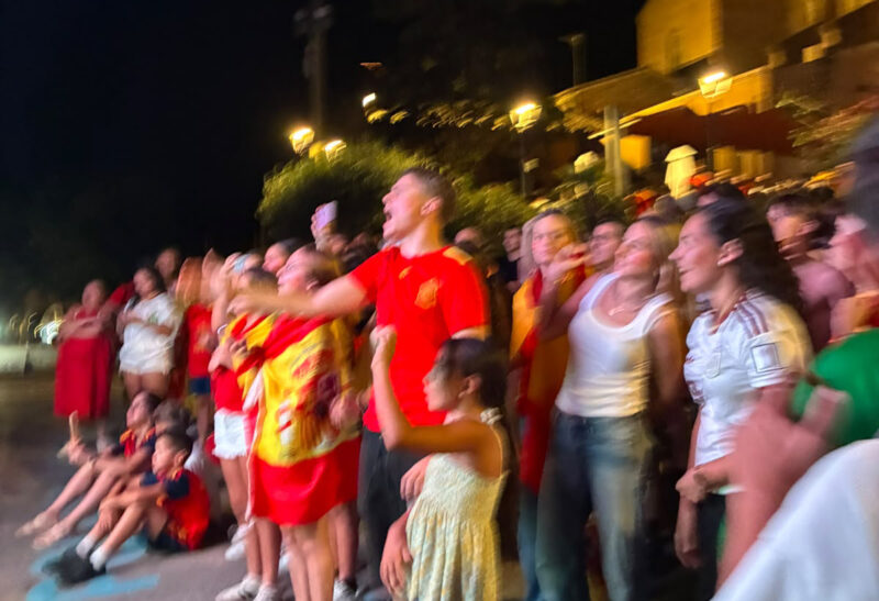 La Bustia Sant Esteve pantalla gegant i celebracions Espanya campiona Copa Mon futbol 2026