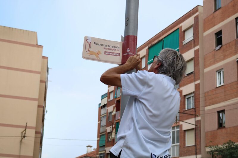 La Bustia campanya civisme gossos Sant Andreu 2