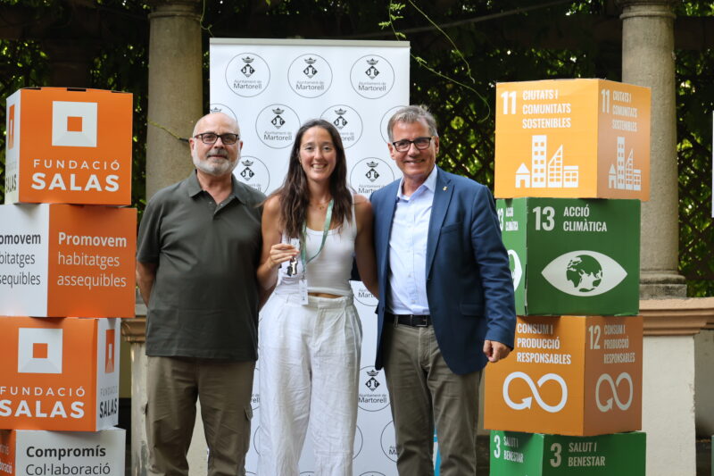 La Bustia entrega claus habitatges protegits edificis Auro i Els Oms Martorell