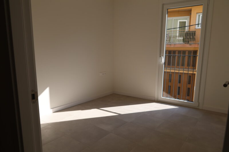 La Bustia entrega claus habitatges protegits edificis Auro i Els Oms Martorell