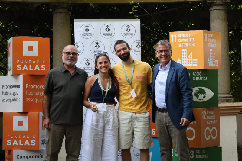 La Bustia entrega claus habitatges protegits edificis Auro i Els Oms Martorell