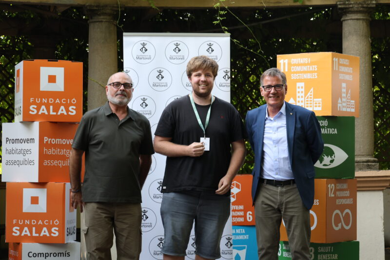 La Bustia entrega claus habitatges protegits edificis Auro i Els Oms Martorell