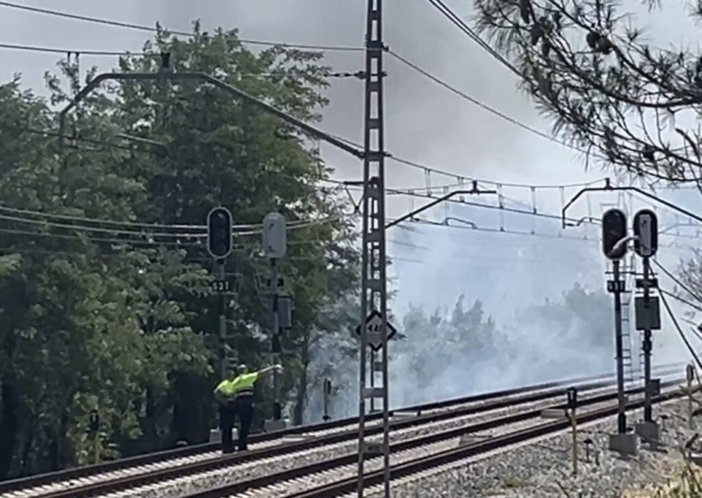 Actualització: Controlat l'incendi al terme de Sant Esteve al costat de Martorell