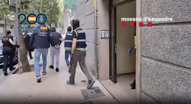La Bustia operatiu Policia Nacional i Mossos 7 detinguts per assalts un a Olesa