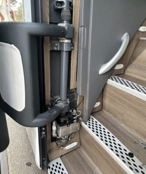 La Bustia detencio palanca autobus Martorell 2