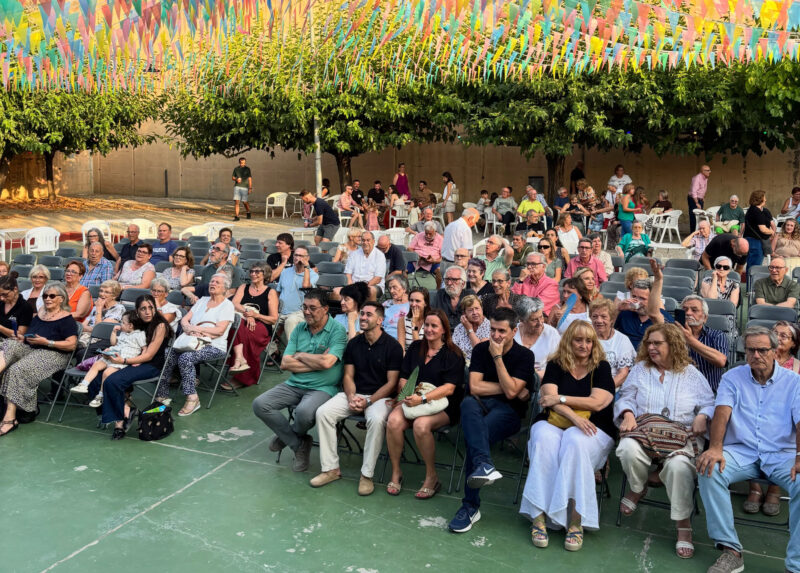 La Bustia foto de grup presentacio Festa Major Gelida 2026