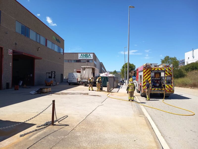 La Bustia incendi bateria liti empresa poligon Vilapou Olesa