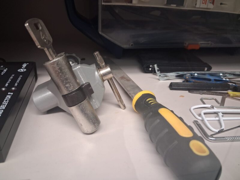 La Bustia material intervingut per robatoris escorcolls vehicles Mossos Martorell