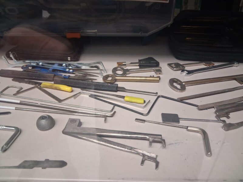 La Bustia material intervingut per robatoris escorcolls vehicles Mossos Martorell