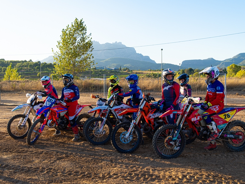 La Bustia noies entrenaments SuperEnduro Espanya 25 agost 2026 Abrera