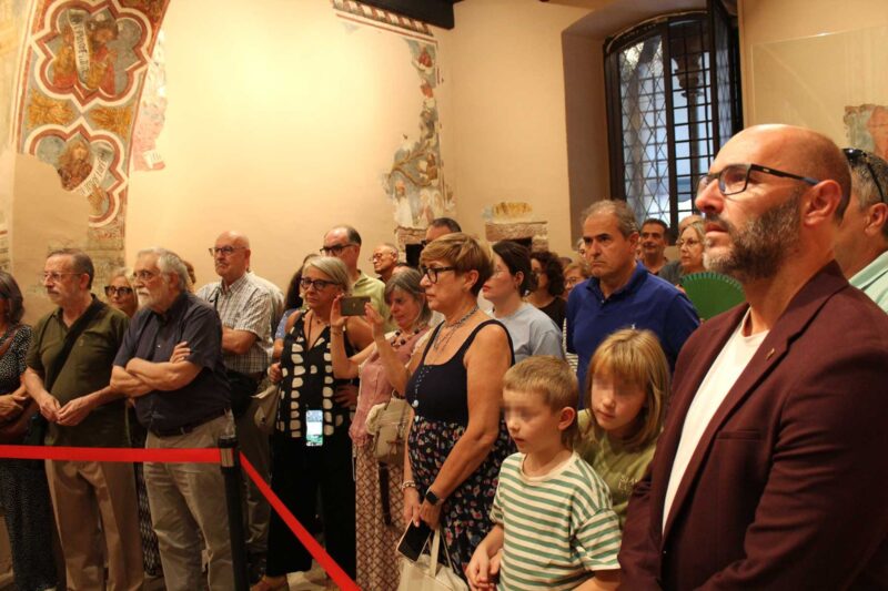 La Bustia inauguracio reproduccio retaule mare de deu antic convent Miralles Castellvi