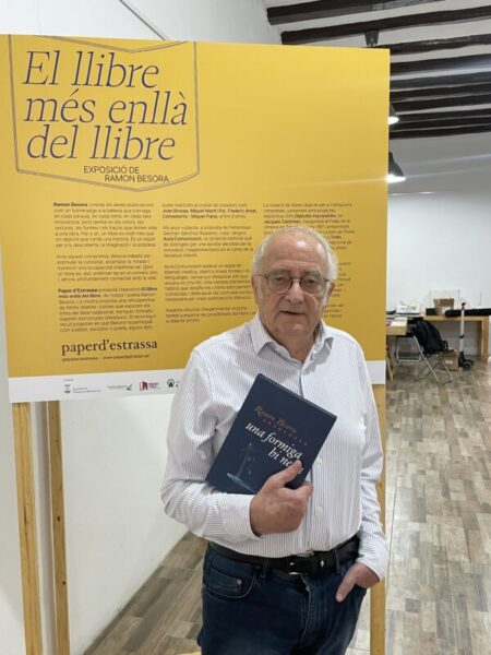 La Bustia Ramon Besora exposicio El llibre mes enlla del llibre Paper Estrassa Olesa