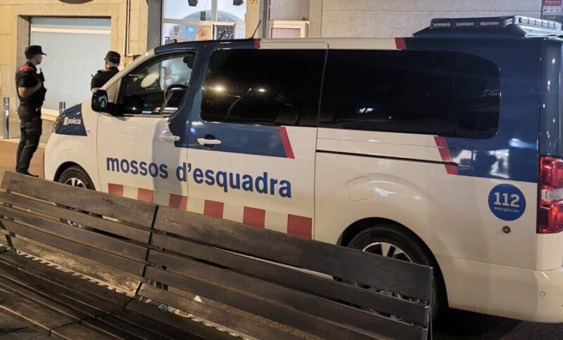 La Bustia dispositiu policial bar Olesa 2
