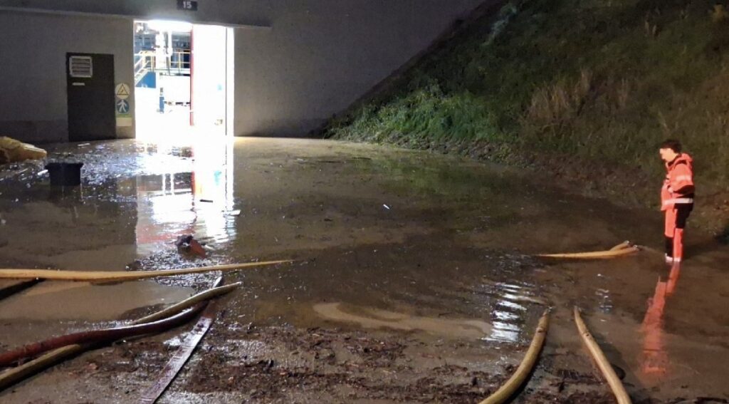 Actualització: Les fortes pluges deixen rescats, inundacions i afectacions a Martorell, Sant Esteve i Abrera