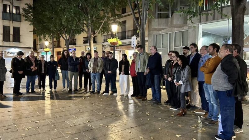 La Bustia minut de silenci dondol victimes accident tren Toledo 28 octubre 2026 Esparreguera