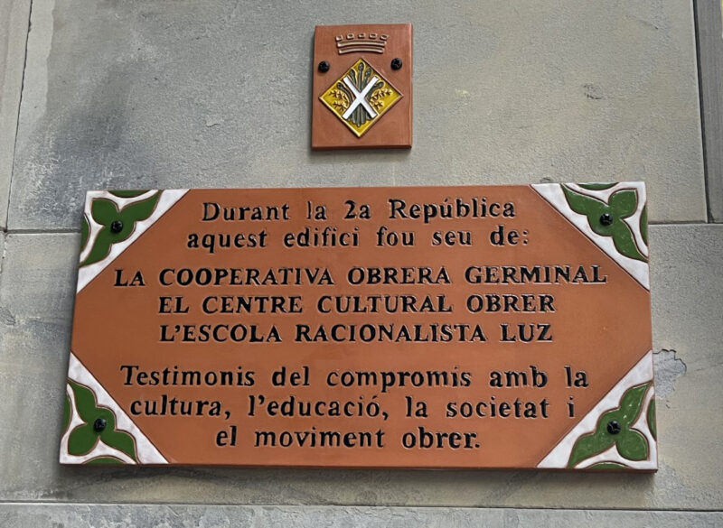La Bustia placa edifici Centre Dual Esparreguera